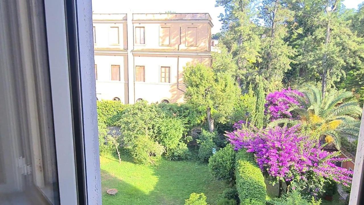 Villa Riari Garden Roma Ngoại thất bức ảnh The garden of the Royal Society